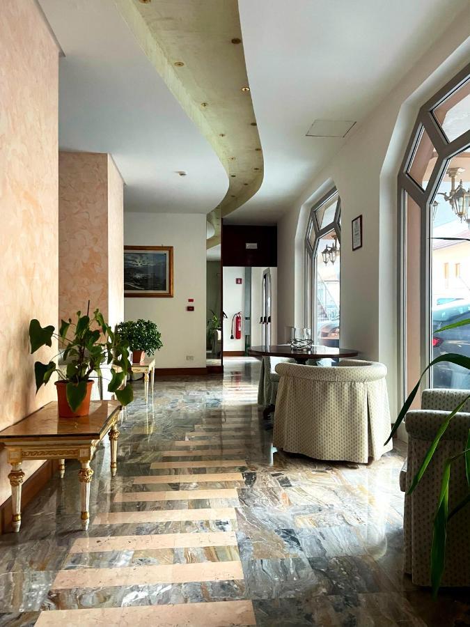 Miramonti Hotel Saint Vincent Buitenkant foto